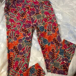 LuLaRoe leggings, candy pattern. OS